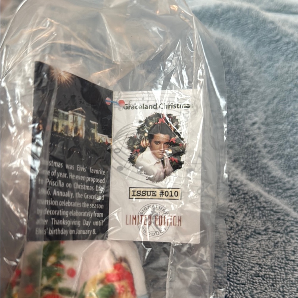 Elvis Presley Christmas Teddy Bear - Picture 5 of 7